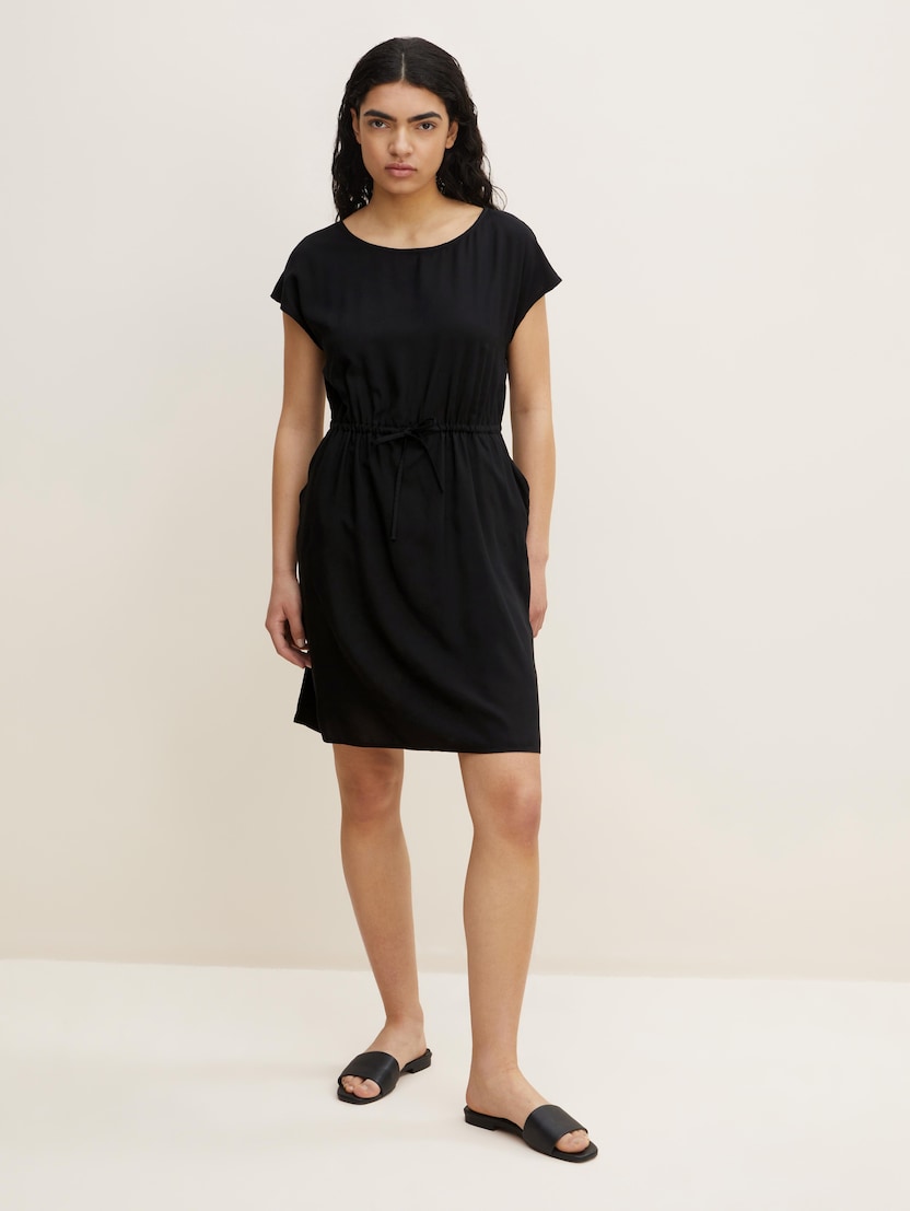 Jednostavna haljina od viskoze s elastičnim pojasom - Crna_6719491