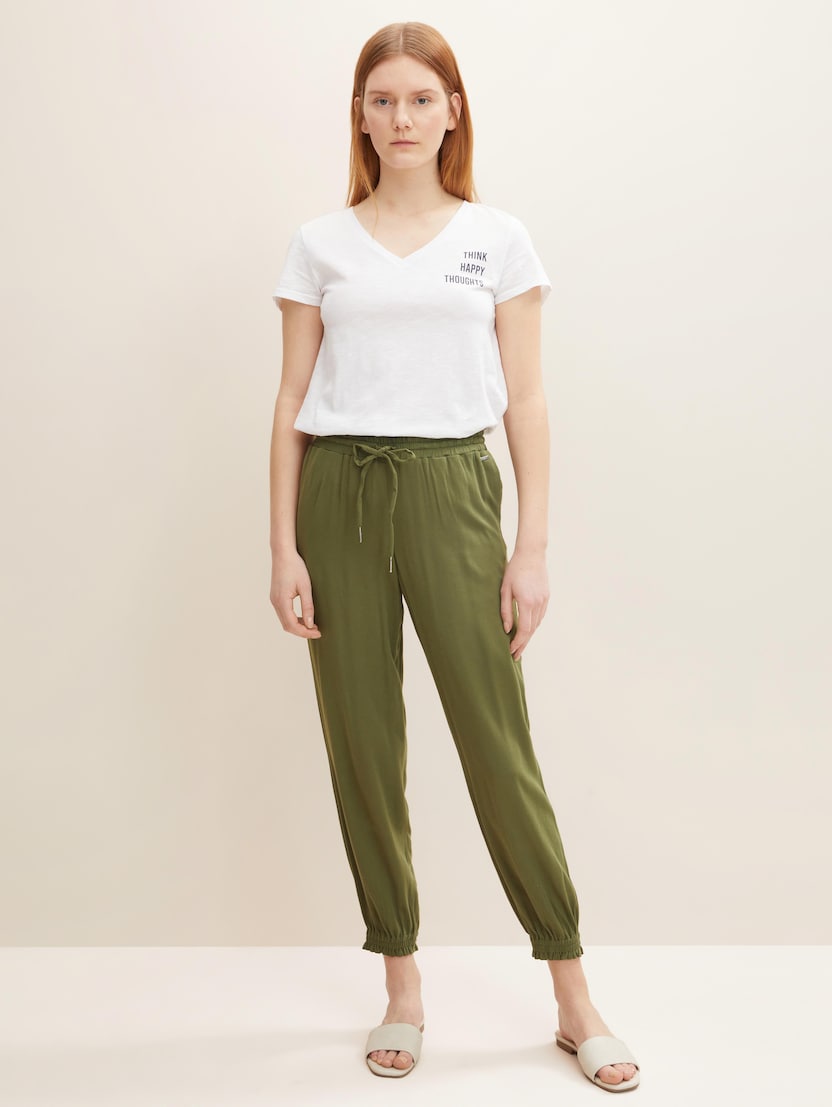 Široke hlače od viskozne tkanine s elastičnim pojasom - Zelena