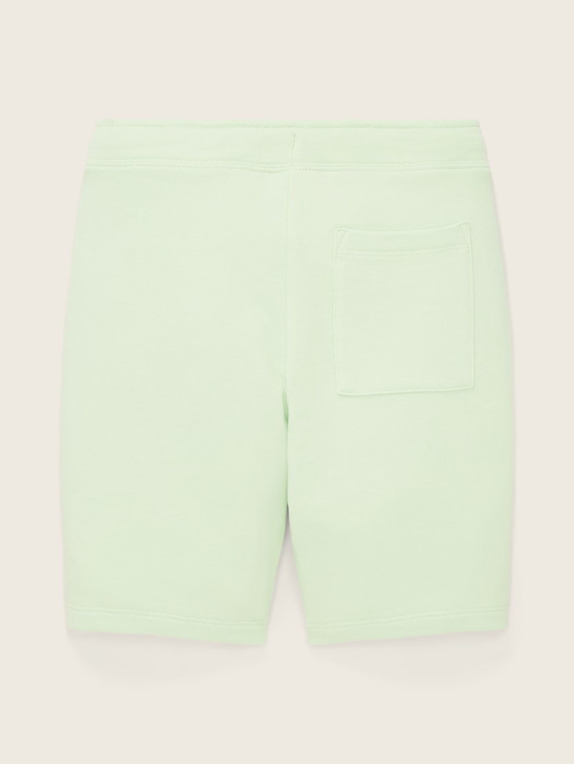 Kratke športne hlače z našitimi žepi - Zelena_4641911