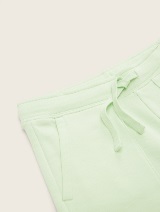 Kratke športne hlače z našitimi žepi - Zelena_4641911
