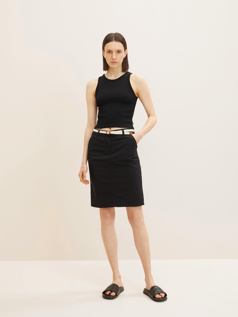 Klasična kratka suknja s pletenim remenom - Crna