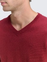 Pulover tricotat cu decolteu în V - Roşu_4473714