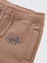 Donji deo trenerke  sa printom - Smeđa_1350438