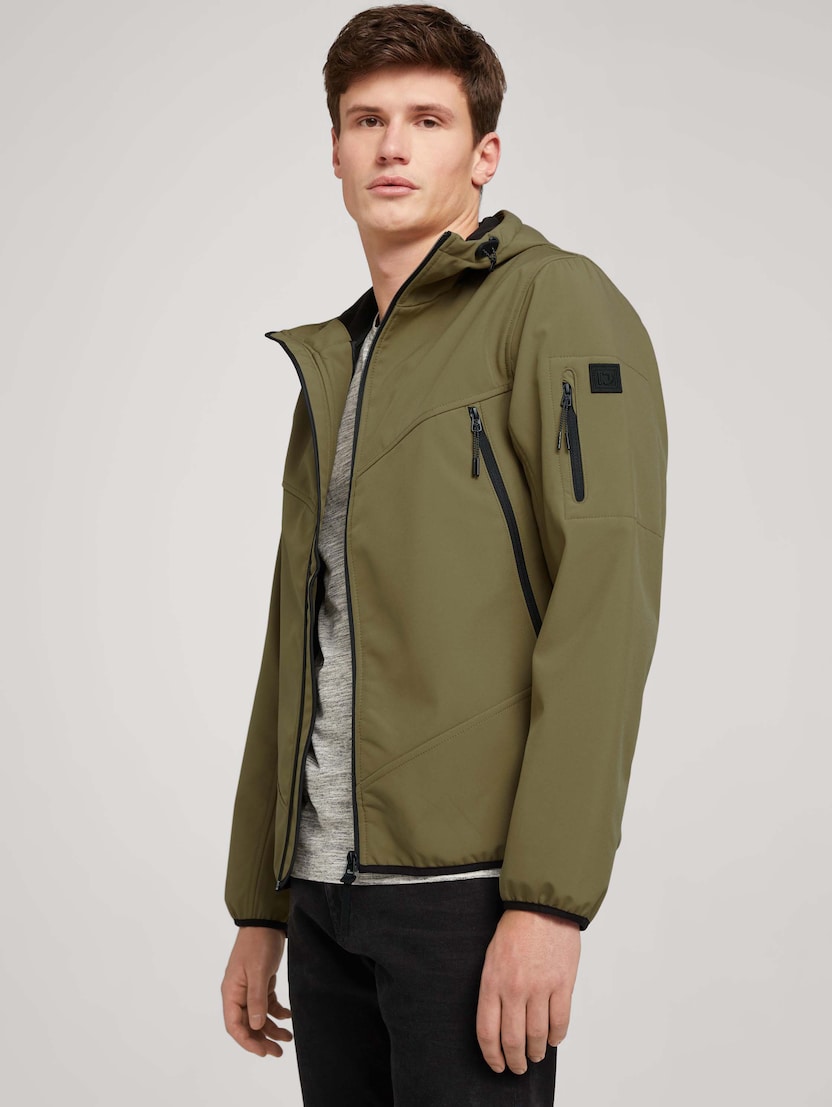 Softshell jakna s kapuljačom i velikim džepovima s patentnim zatvaračem - Zelena_1316544