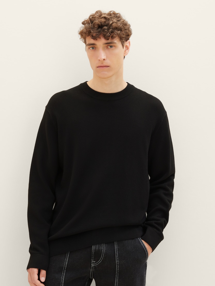 Strukturiran pleteni pulover - Črna