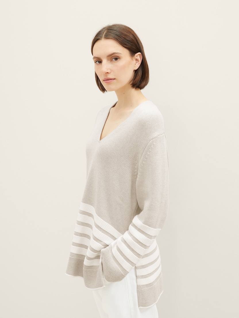Strukturiran pleteni pulover - Siva_5536127