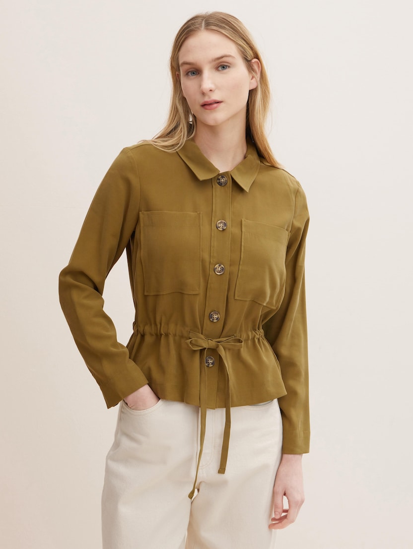 Suknjič v slogu jakne z vrvico v pasu - Zelena