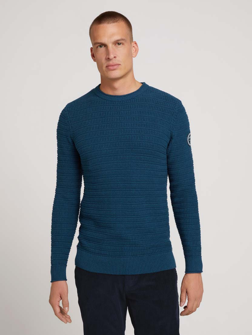  Teksturiran pleten pulover z okroglim izrezom 