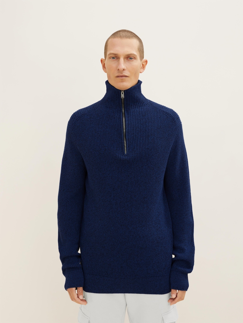 Večbarvni pleteni pulover s poudarjenim ovratnim delom - Modra_5681121