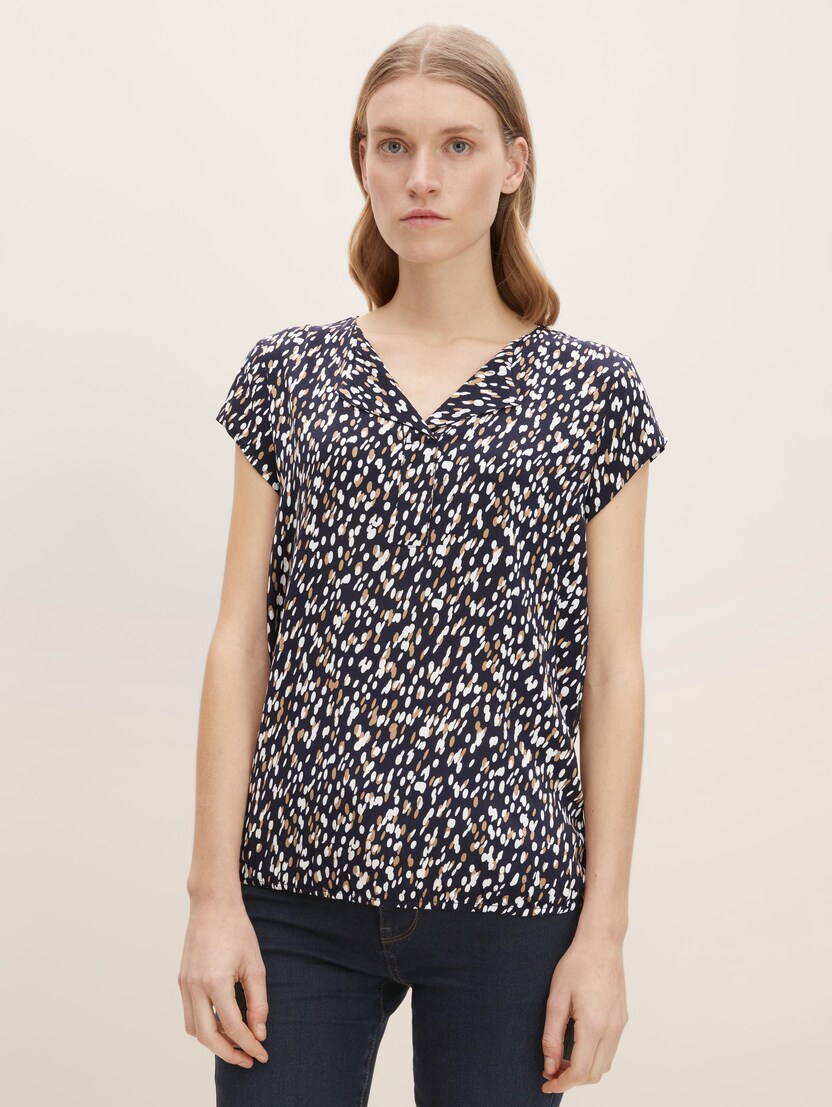 Vzorčasta bluza s kratkimi rokavi z ženstvenim izrezom - Vzorec-večbarvna